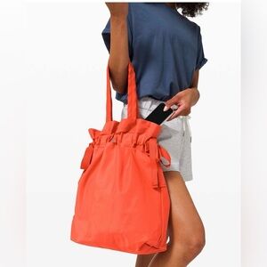 Lululemon Easy As Sunday Tote *19L